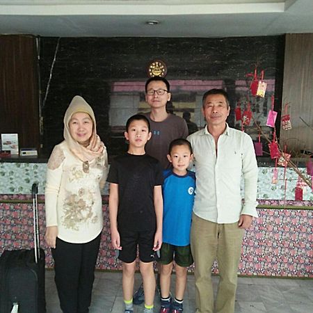 Hotel Mustika Senen Yakarta Exterior foto